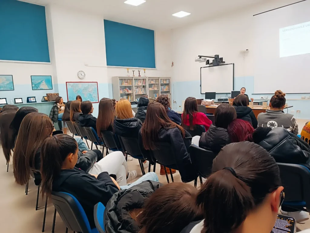 Presentazione del Servizio Civile Universale agli studenti durante un MEET DAY